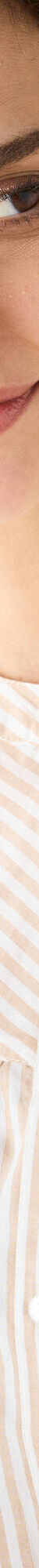 Chemisier boutonné col rond rayé (beige / blanc) Chemisier boutonné col rond rayé (beige / blanc)